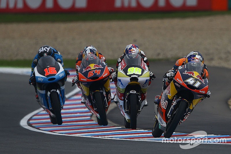Binder zes tienden los van het veld in derde Brno-training