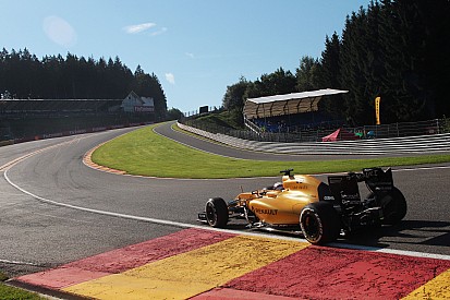 Magnussen touché à la cheville après son terrible crash