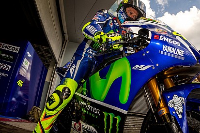 Rossi mengaku tak nyaman dengan YZR-M1 2016