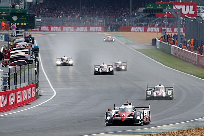Le Mans 24 Jam: Toyota mengambil pimpinan setelah 2 jam