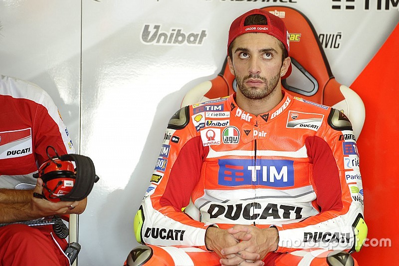 Video: Iannone, a los martillazos con la ventanilla de su Porsche