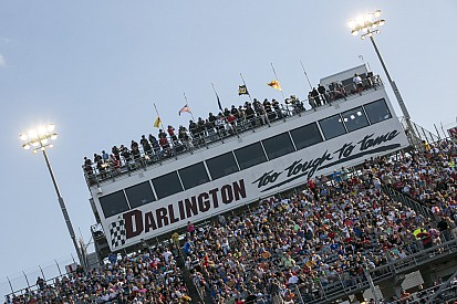 NASCAR cancela la actividad del viernes en Darlington por un huracán