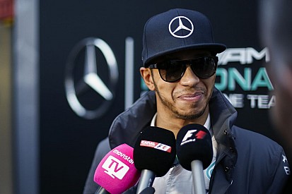 Hamilton mindenkit le akar nyomni fizetés terén - nem csak Alonsót és Vettelt