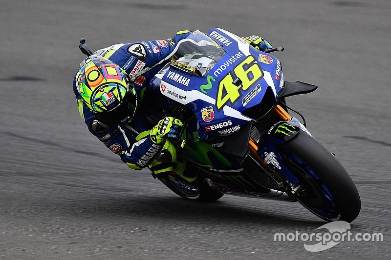 Misano, Libere 1: Valentino mette in fila gli spagnoli, Iannone cade