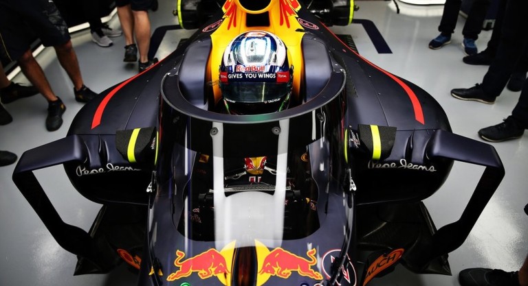 Kihozták a fényre a Red Bull félig fedett pilótafülkéjét Szocsiban