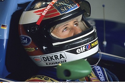 Michael Schumacher egészen fiatalon egy gokartban