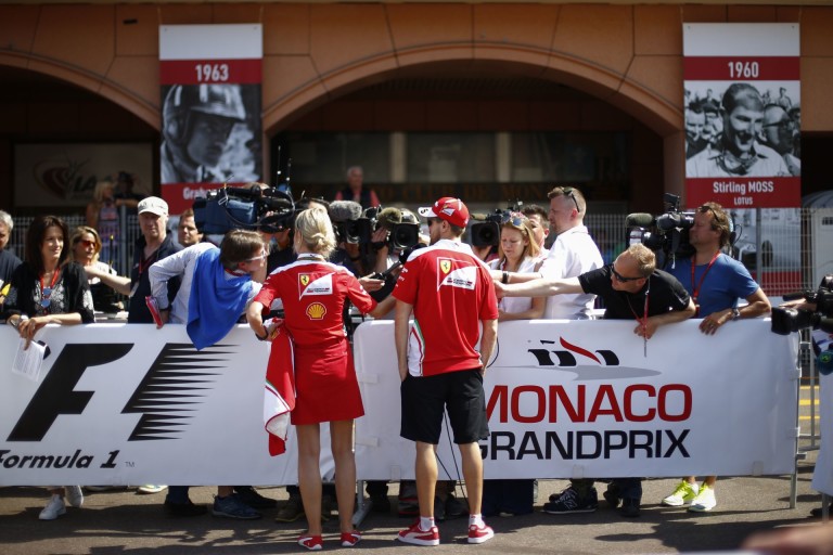 Raikkönen és Vettel is szakadt a nevetéstől