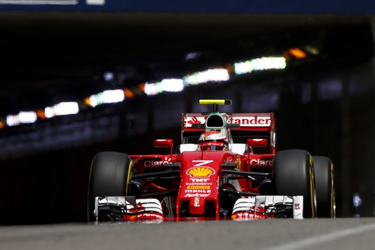 LOL: így melegítenek a Ferrari szerelői Monacóban