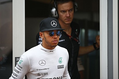 Közös motorozás: Hamilton és Bieber