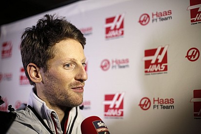 Grosjean még az F1-es játékban is Ferrarival megy