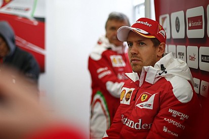 Vettel jó alaposan szemügyre vette a Mercedeseket Kanadában!