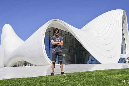 Alonso alaposan körbenézett Bakuban – lenyűgöző munkát végeztek a szervezők