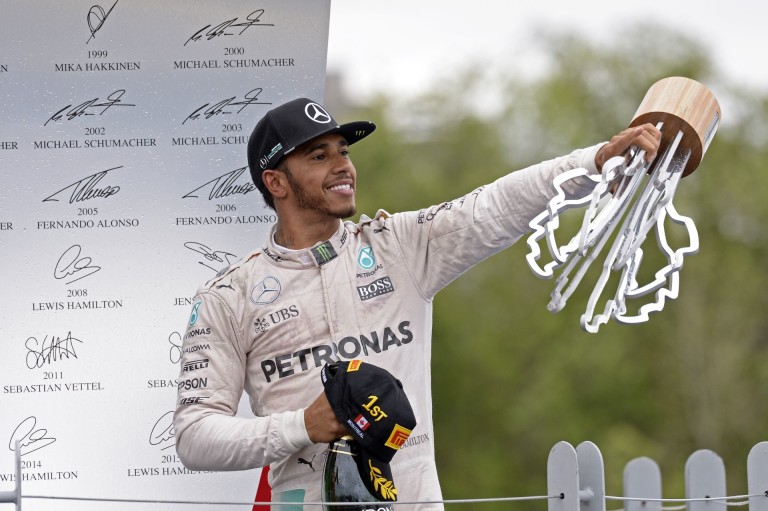Hamilton Bakuban nem aludta ki magát - Roscoék horkolóversenyt rendeztek!