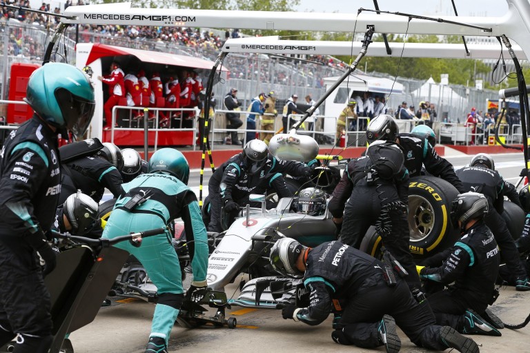 Nincs dráma: Rosbergnek a pénteki Mercedes motorja romlott el!