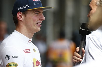 Dobott egy szelfit Verstappen gyönyörű testvére