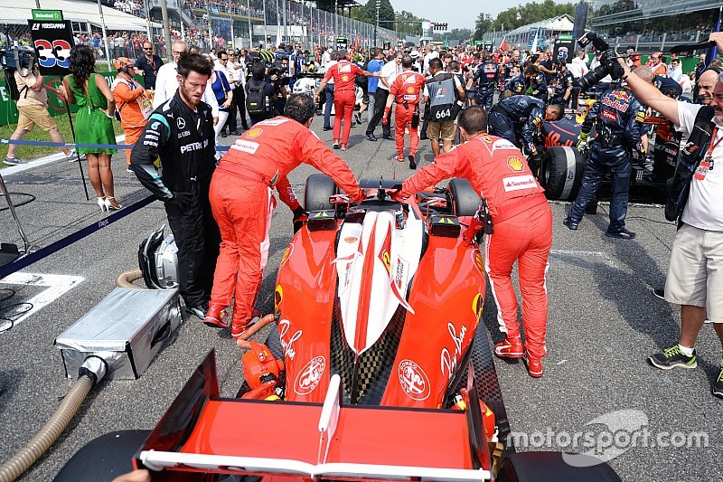 La Ferrari a Singapore per non giocare in difesa