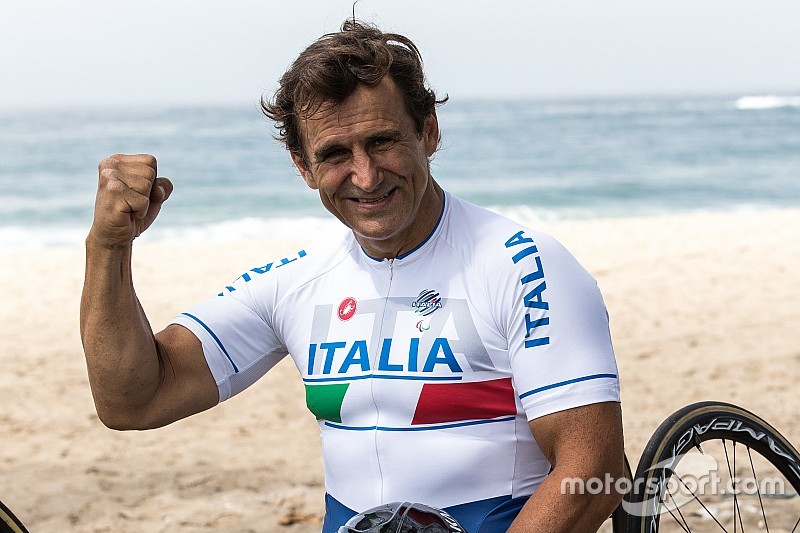 Immenso Zanardi: a Rio centra l'oro anche nella staffetta handbike!