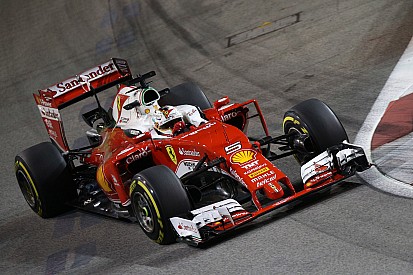 Ferrari voorziet Vettel van nieuwe motor en versnellingsbak