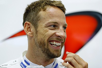 Button espera que haya más pilotos que lleguen a 300 carreras