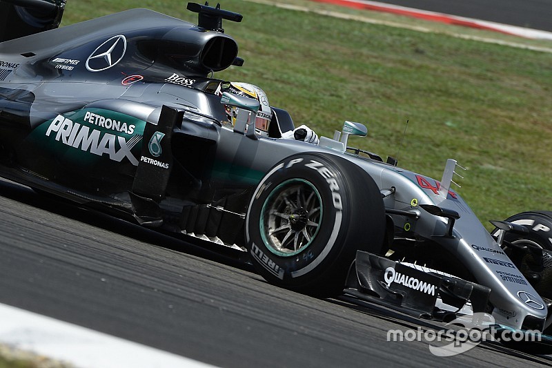 Nada parará a Mercedes en Malasia, dice Hamilton