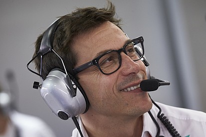 Wolff: "Slechte starts kunnen rol spelen in kampioenschapsstrijd"