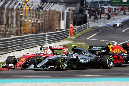 Vettel señala a Verstappen en el incidente de la primera curva