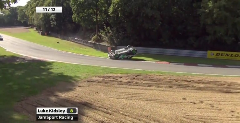 Óriási esés a brit Renault Clio Kupában