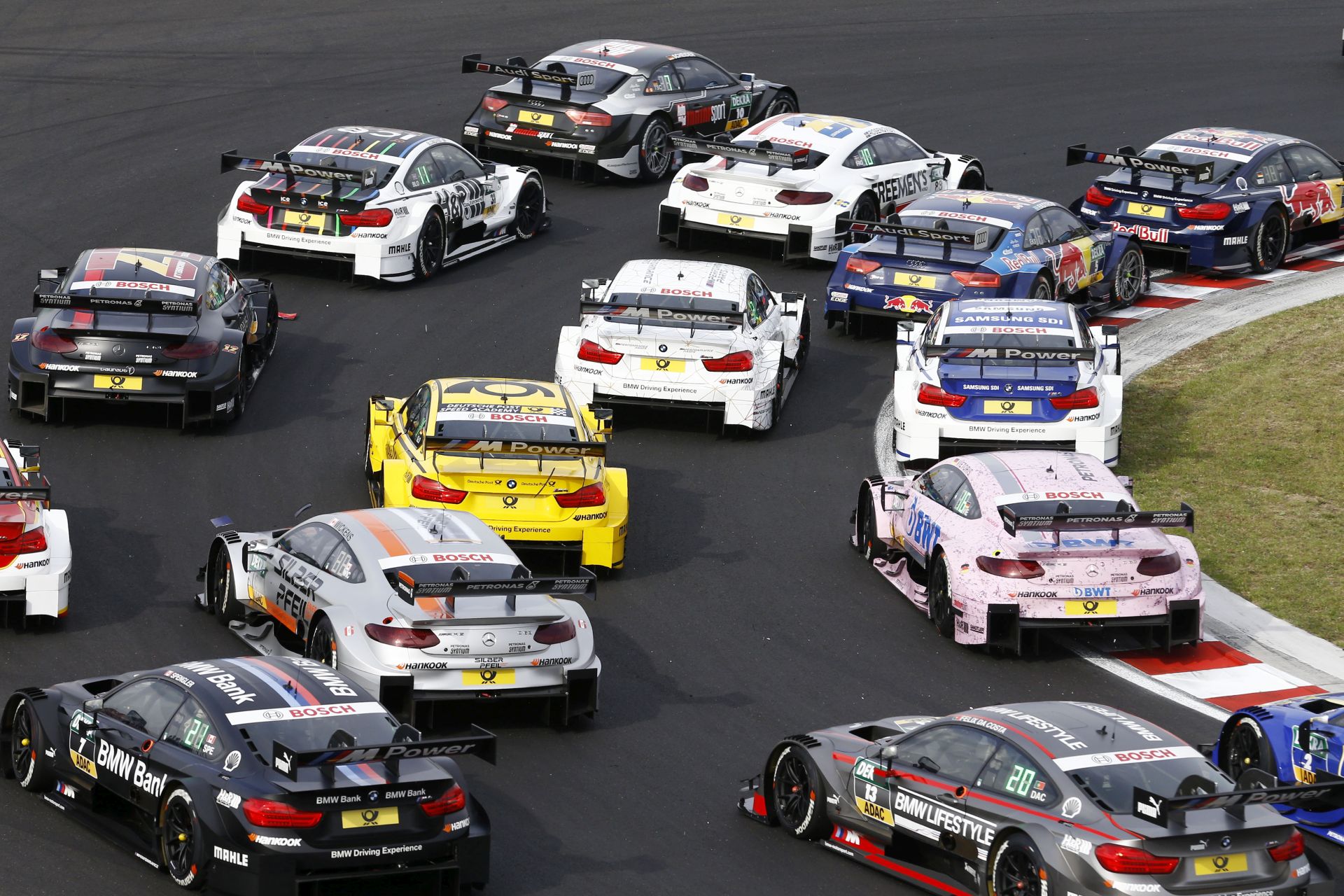 Különleges gyorsulás: DTM vs. versenykamion a Hungaroringen