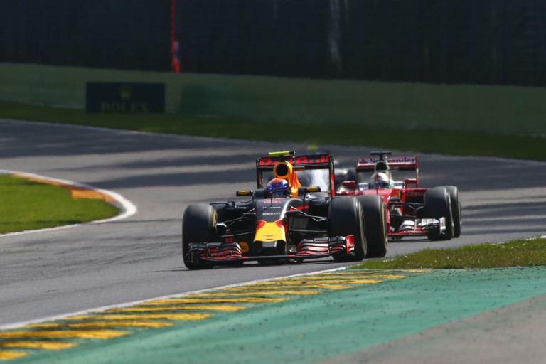 A Red Bull megerősítette, az FIA valóban figyelmeztette Verstappent