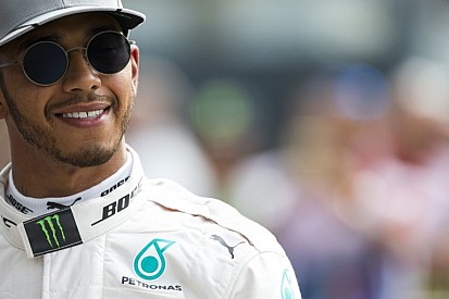Button és Massa után "majdnem" Hamilton is visszavonult!