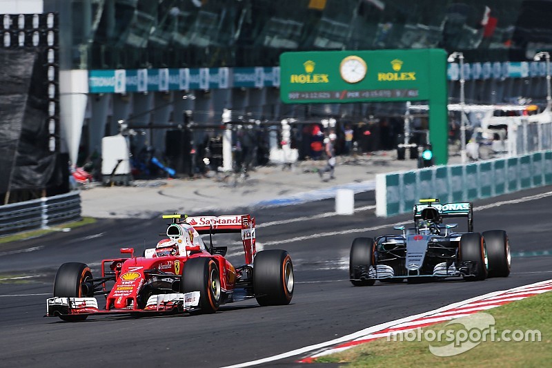 Raikkonen voleva usare il bottone magico per lottare con Rosberg!