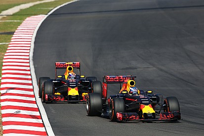 Verstappen: “Als het Daniel niet geweest was, had ik hem wijd gedwongen”