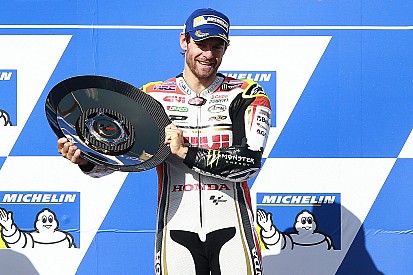 Crutchlow wint GP Australië, Marquez crasht in leidende positie