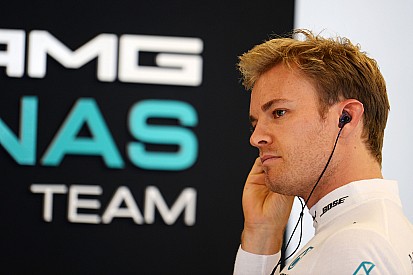 Rosberg klaart de lucht met Ecclestone na vermeende kritiek