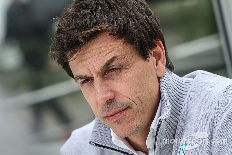 Un coup de fil de Wolff aux Verstappen sorti de son contexte ?