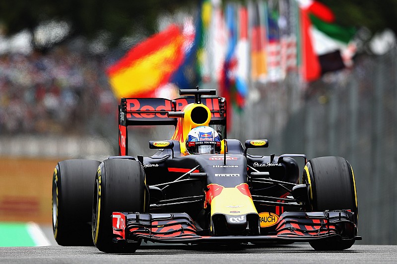 Ricciardo - Châssis et moteur devront progresser en 2017