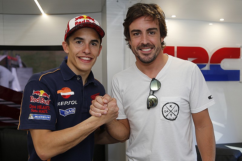 Алонсо испытал мотоцикл MotoGP