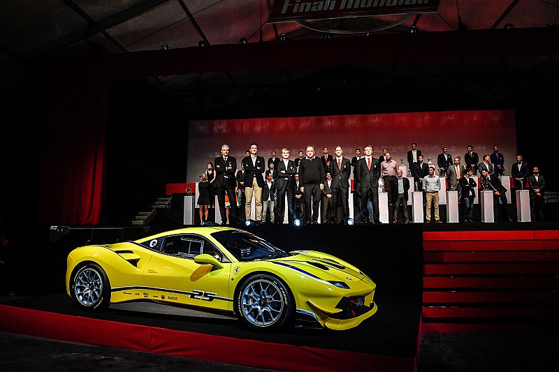 Ferrari presenta el 488 Challenge turbo para 2017