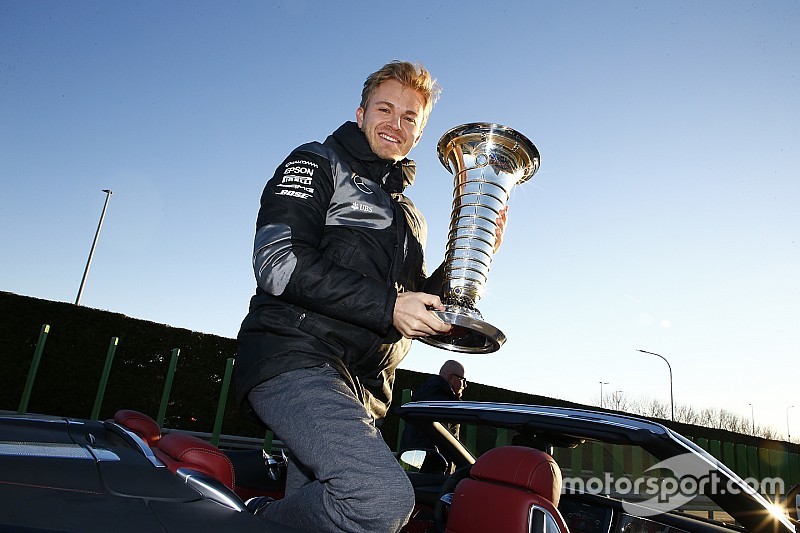 Mercedes maakt opvolger Rosberg pas in 2017 bekend