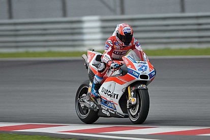 Стоунер впервые испытал мотоцикл Ducati 2017 года
