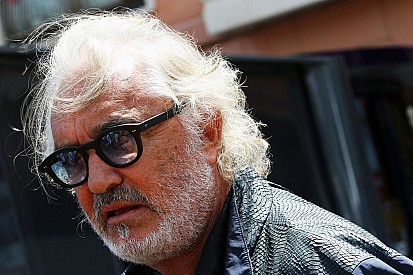 Briatore carga contra Ferrari y avisa sobre Hamilton