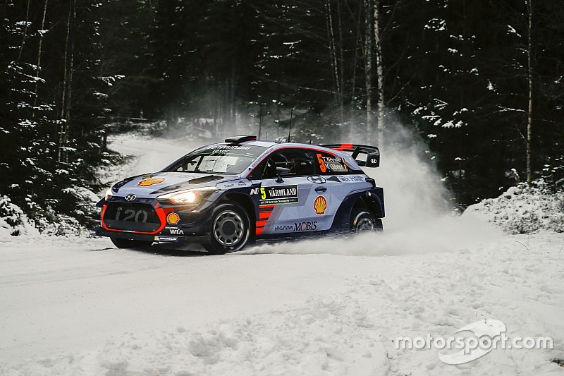 ES5 à 8 - Neuville garde le rythme et finit en tête