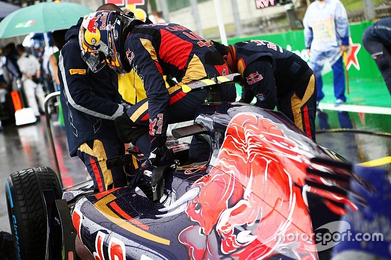 Проблемы с мотором помешали Toro Rosso во время съемочного дня
