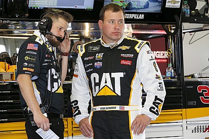 Ryan Newman manda en la primera práctica en Atlanta