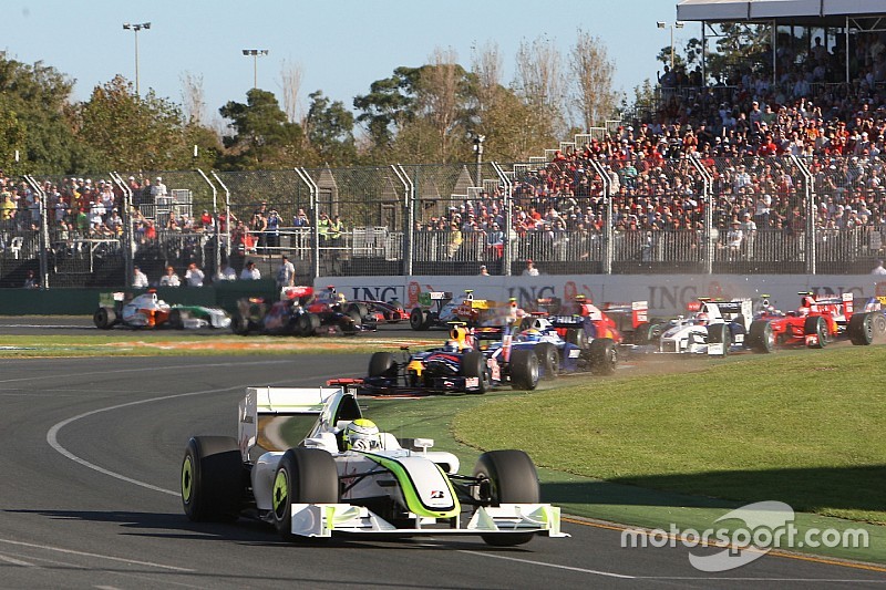 La F1 no necesita volver a los V8 para ser emocionante, dicen Wolff y Brawn