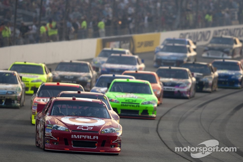 Start: Juan Pablo Montoya leads the field