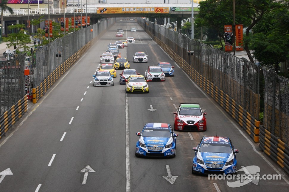 Race 2, Start of the race