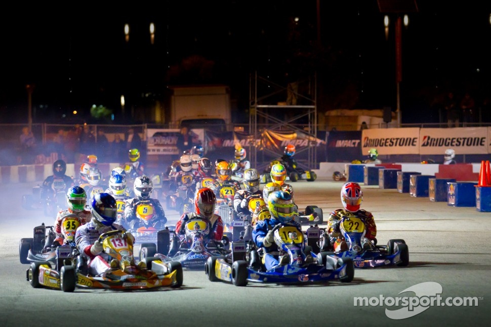 Start: Bas Lammers and Danny Formal lead the field