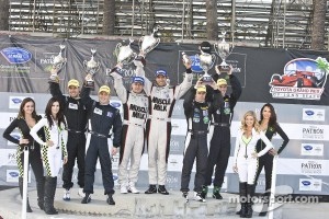 ALMS P1 podium: race winners Lucas Luhr, Klaus Graf, second place Chris Dyson, Guy Smith, third place Michael Marsal, Eric Lux