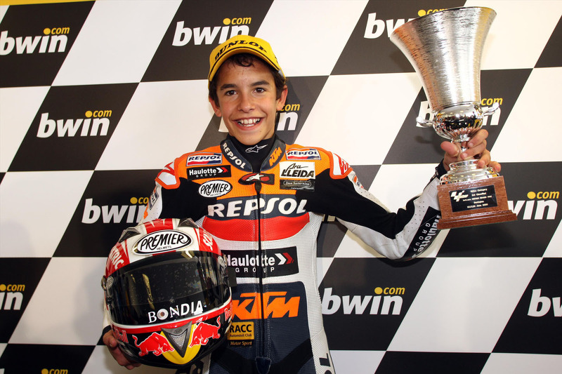 Marc Marquez après son premier podium en 125cc à Donington en 2008